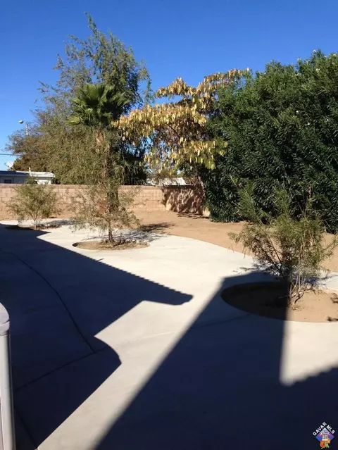 1009 Lillian Ct, Lancaster, CA 93535 photo 3