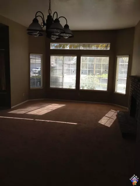 1009 Lillian Ct, Lancaster, CA 93535 photo 9