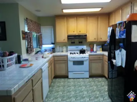 37820 Kittyhawk Ln, Palmdale, CA 93550 photo 3