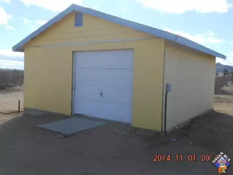 18005 Avenue I E, Lancaster, CA 93535 photo 2