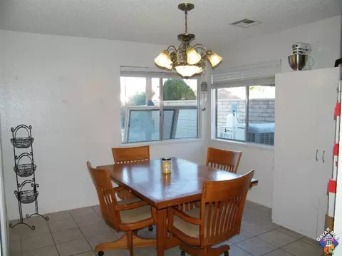 515 Curve Cir, Lancaster, CA 93535 photo 6