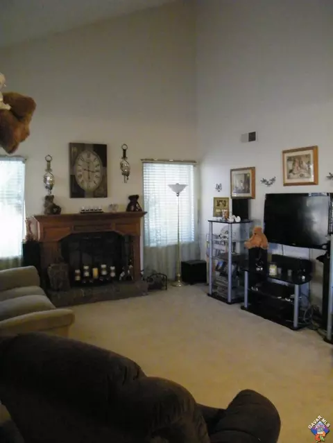 515 Curve Cir, Lancaster, CA 93535 photo 4