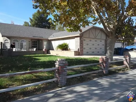 45065 17th St, Lancaster, CA 93535 photo 2