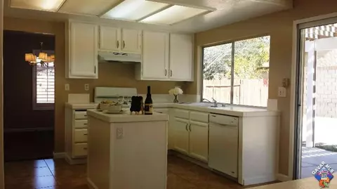 37744 Clark Ct, Palmdale, CA 93552 photo 5