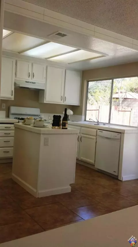 37744 Clark Ct, Palmdale, CA 93552 photo 7