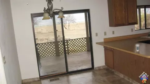 27481 Man O, Tehachapi, CA 93561 photo 10