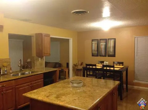 37725 26th St E, Palmdale, CA 93550 photo 2