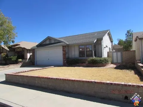 2704 Juniper Dr, Palmdale, CA 93550 photo 2