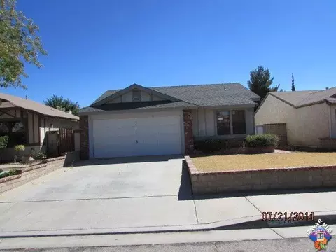 2704 Juniper Dr, Palmdale, CA 93550 photo 1