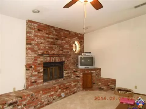 1037 E Lancaster Ave #J-5, Lancaster, CA 93535 photo 4