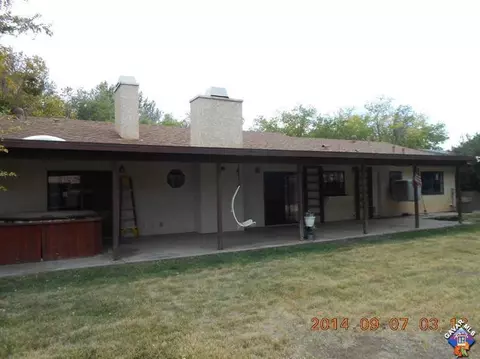 1037 E Lancaster Ave #J-5, Lancaster, CA 93535 photo 2