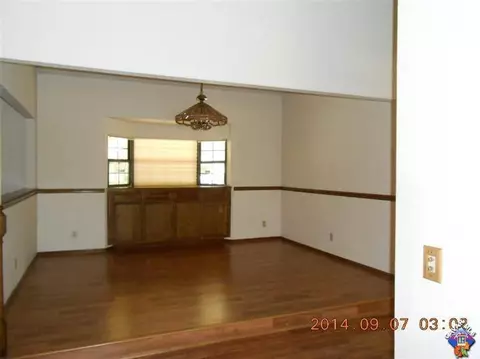 1037 E Lancaster Ave #J-5, Lancaster, CA 93535 photo 3