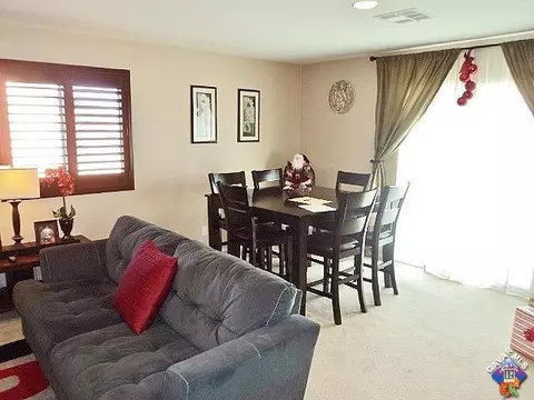 43104 Vineyard Dr E, Lancaster, CA 93535 photo 12