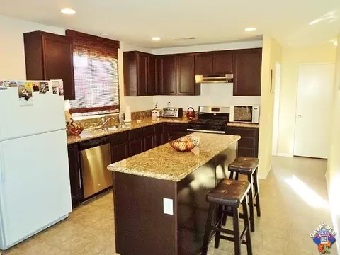 43104 Vineyard Dr E, Lancaster, CA 93535 photo 6