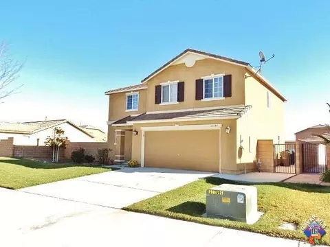 43104 Vineyard Dr E, Lancaster, CA 93535 photo 2