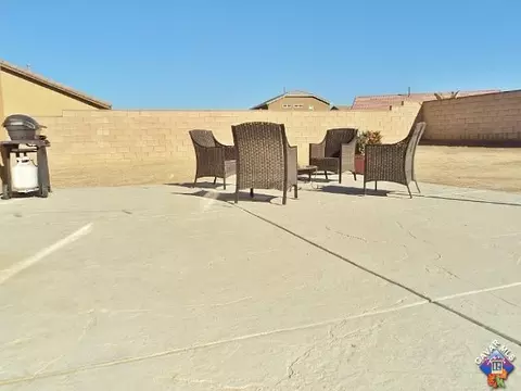 43104 Vineyard Dr E, Lancaster, CA 93535 photo 29