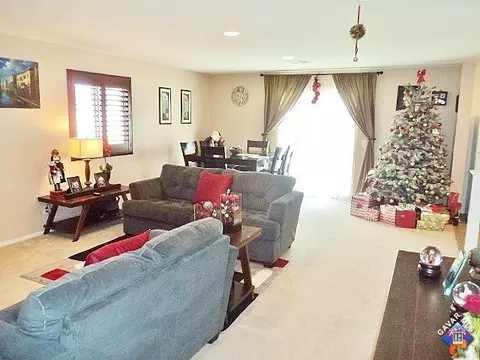 43104 Vineyard Dr E, Lancaster, CA 93535 photo 14