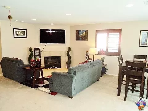43104 Vineyard Dr E, Lancaster, CA 93535 photo 11