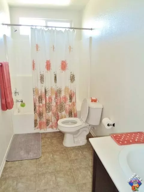43104 Vineyard Dr E, Lancaster, CA 93535 photo 22