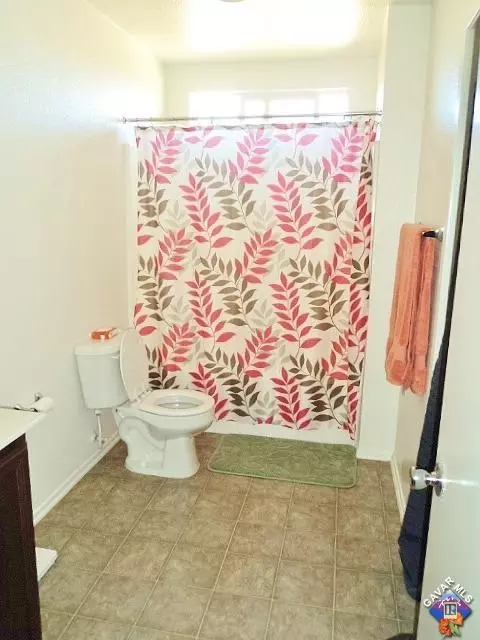 43104 Vineyard Dr E, Lancaster, CA 93535 photo 23