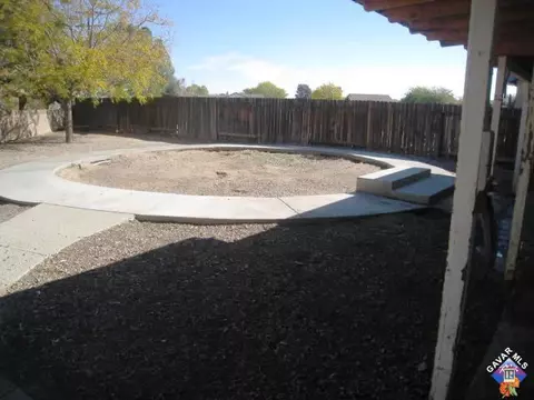 651 Ivesbrook St E, Lancaster, CA 93535 photo 6