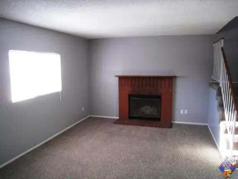 651 Ivesbrook St E, Lancaster, CA 93535 photo 4