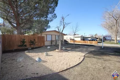 342 E Nugent St, Lancaster, CA 93535 photo 8