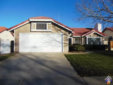 43044 11th St, Lancaster, CA 93535 photo 1