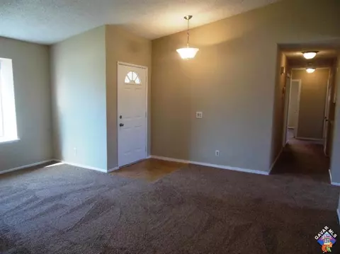 43044 11th St, Lancaster, CA 93535 photo 4