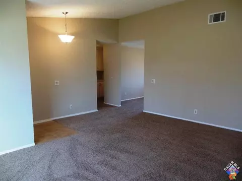 43044 11th St, Lancaster, CA 93535 photo 5