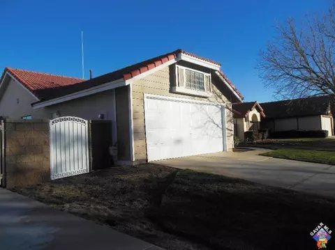 43044 11th St, Lancaster, CA 93535 photo 3