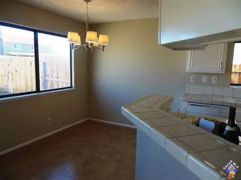 43044 11th St, Lancaster, CA 93535 photo 9