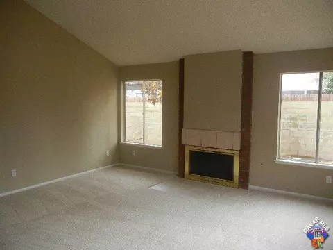 44706 E 11th St, Lancaster, CA 93535 photo 3