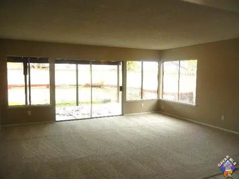 44706 E 11th St, Lancaster, CA 93535 photo 4