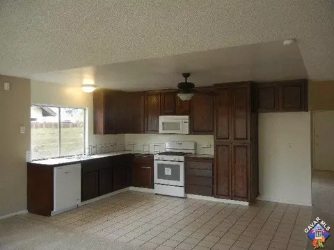 44706 E 11th St, Lancaster, CA 93535 photo 5