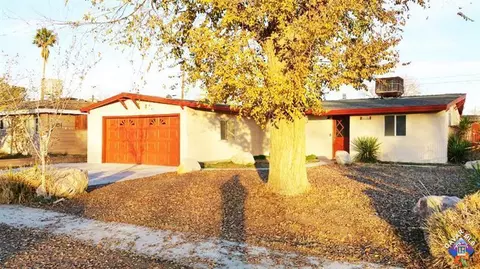 44144 2nd St E, Lancaster, CA 93535 photo 1