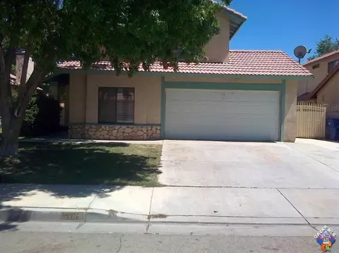 44916 E Caboose Dr, Lancaster, CA 93535 photo 2