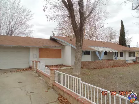 44305 E 13th St, Lancaster, CA 93535 photo 1