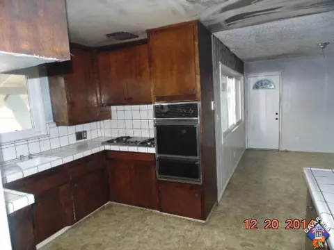 44305 E 13th St, Lancaster, CA 93535 photo 3