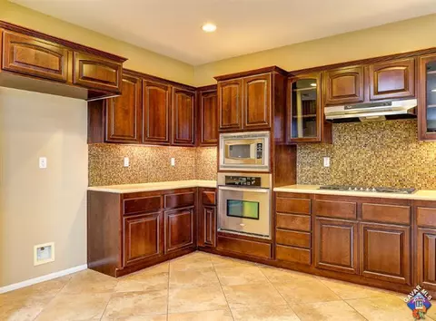 37145 Firethorn St, Palmdale, CA 93550 photo 7