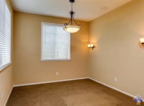 37145 Firethorn St, Palmdale, CA 93550 photo 2