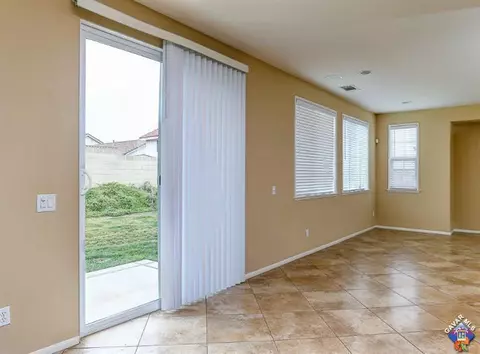 37145 Firethorn St, Palmdale, CA 93550 photo 5
