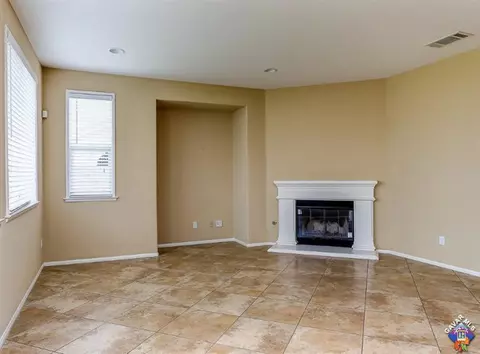 37145 Firethorn St, Palmdale, CA 93550 photo 4