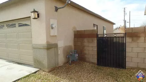 45115 Beech Ave, Lancaster, CA 93534 photo 5