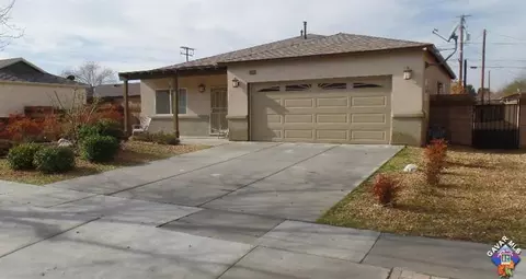 45115 Beech Ave, Lancaster, CA 93534 photo 3