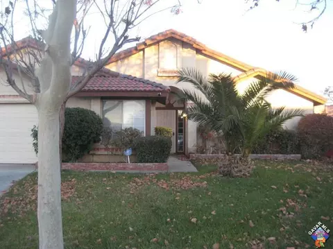 5828 Lighthouse Ln, Palmdale, CA 93552 photo 2