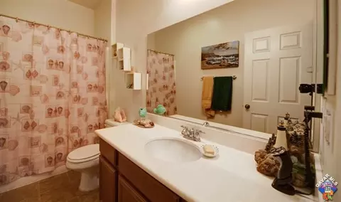 44535 Grove Ln, Lancaster, CA 93534 photo 4