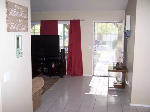 44647 Shadowcrest Dr, Lancaster, CA 93536 photo 4