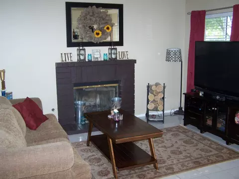 44647 Shadowcrest Dr, Lancaster, CA 93536 photo 5