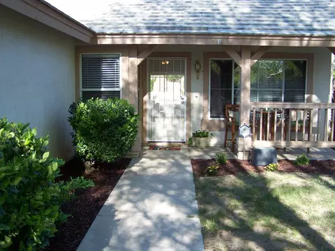 44647 Shadowcrest Dr, Lancaster, CA 93536 photo 2